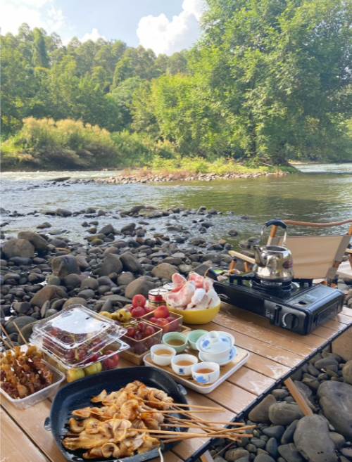 alice45414's tweet photo. Have a camping barbecue with friends on the weekend😊 https://t.co/UIwbtQuWRk