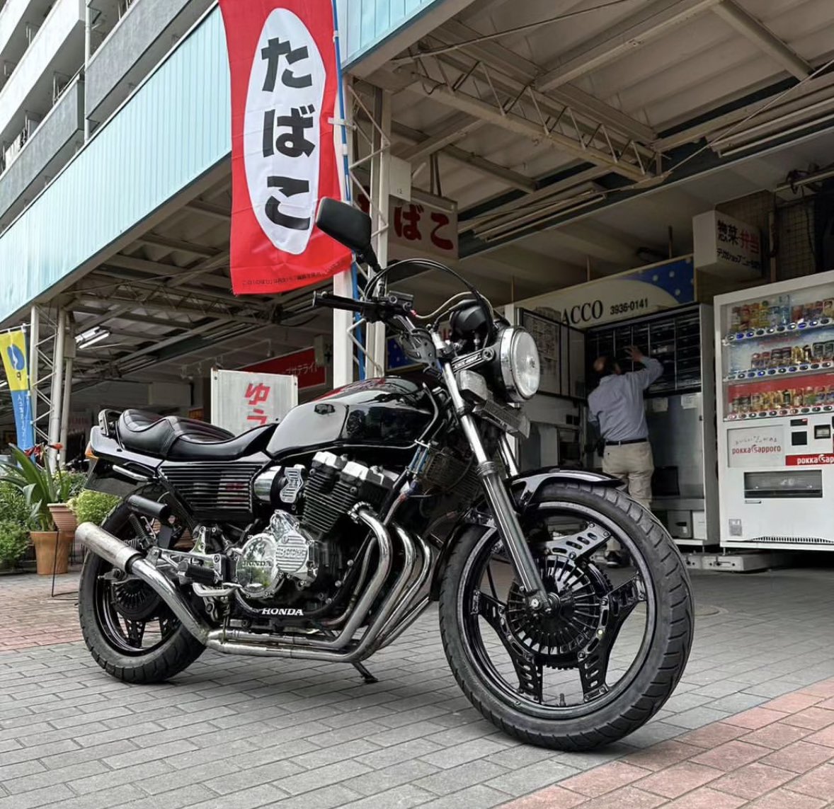 俺の漆黒の軍団。 ハイエース、バブ、CBX、CRM、928ケーニッヒ、おまけ