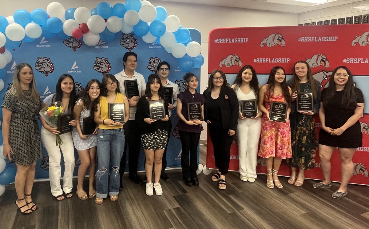 ⁦Thank you ⁦@Socorro_HS⁩ for a beautiful Top 15 Senior Breakfast! 🐾♥️💙⁦@SISD_Herrera⁩