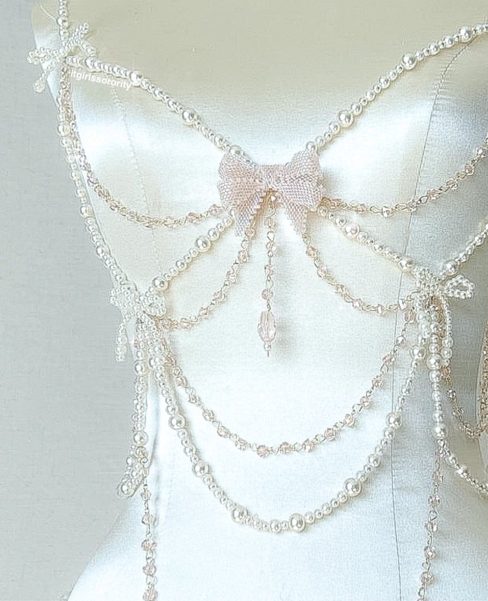 this ziwu artemis pearl body chain is so stunning