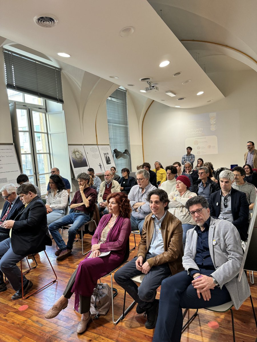 Oggi a Torino una sala piena di entusiasmo per parlare del futuro dell’Europa con i nostri candidati alle elezioni europee nella circoscrizione Nord-Ovest @mrctrdsh, Patrizia De Grazia e @cmqpiena e con Marco Cavaletto candidato nella lista Stati Uniti d’Europa per il Piemonte.