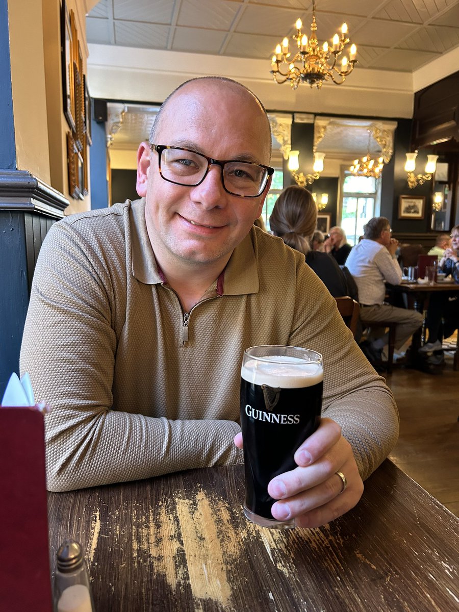 tillo2212's tweet photo. @johnwatters5 @DLimber13 Cheers from Belfast! #whenin(N)Ireland *for illustration purposes only https://t.co/cQyzeJC7mO