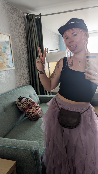 Woooo! Amazing what four hours of sleep, a shower, and a good breakfast will do for your mood 💕 *Hopefully*