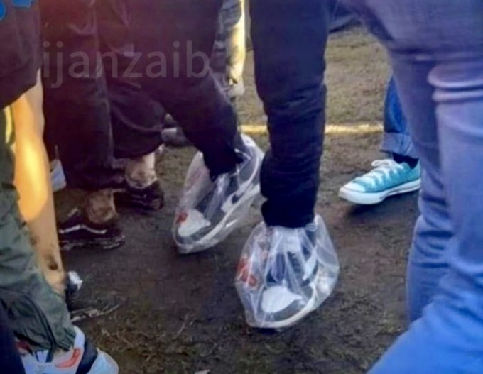 Sami_G_2023's tweet photo. When Shoes prices are Higher than your Salary
#friends #FriendshipGoals #FriendshipMatters #lovematters #lifestyle #husband #wife #CoupleGoals #couples #couple #lifehack #lifefun #lifewithoutlove #lifegoals #lifequotes #lovelife #lovegoals #couplesmarriage #PakistanLunarMission #PakistanZindabad #lahore #StarWarsDay #digitalart