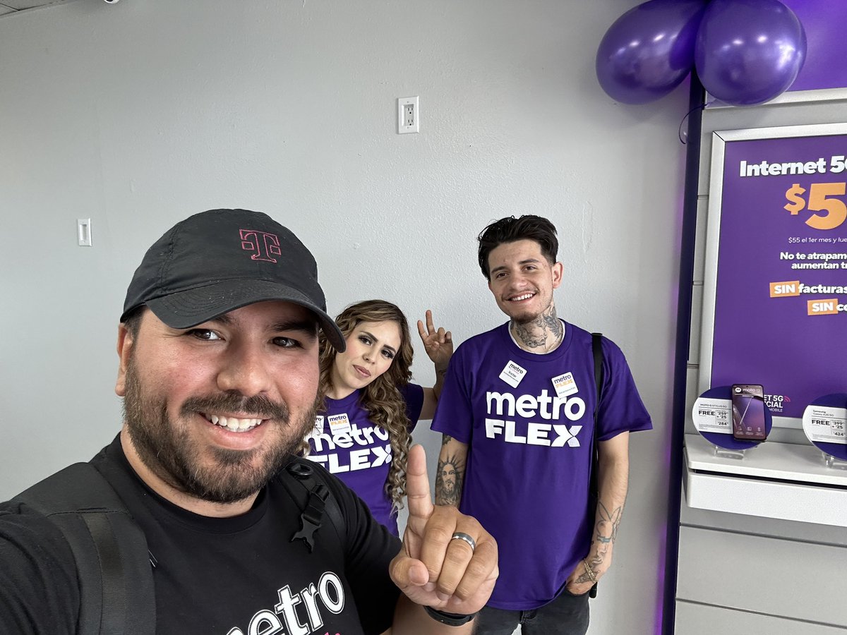 #MetroFlex! Teams in Oxnard and Ventura are ready for the first @MetroByTMobile #Uncarrier weekend!
@stephanie_2626 @ErikSodik @thayesnet