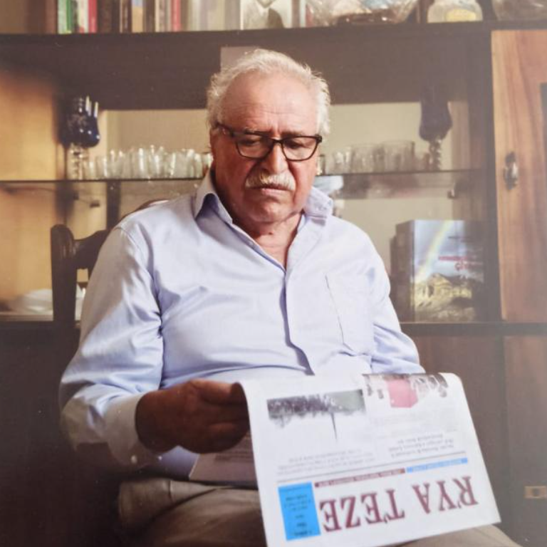 SilemanCevik's tweet photo. 1.
Rojnama R'ya Teze hûn dizanin.
Ji sala 1930yî heta îro li Ermenîstanê derdikeve.
Îro min telefonî berpirsê rojnamê Mirazê Cemal kir.
Pesnê xebata me da. Min got:
-Bi nifûsek piçûk xebata mezin, we kiriye. Got:
-Rûsa derfet da me, me kir. Eger Tirka derfet bida we,we jî dikir.+ https://t.co/wuhgUW2Nzp