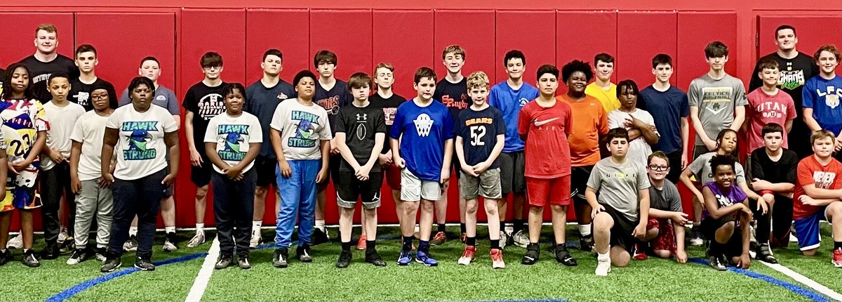 📸 from 🍀SCC🍀F🏈🏈TBALL 🌟ALUMS & TRUE🧠 STUDENT🧠ATHLETES 💪@coogs53 & @deucemcguire giving back at their O-Linemen Camp today. Many thanks to the best is the business @Tim_OBrien10 and the @BevRevNews for the coverage.