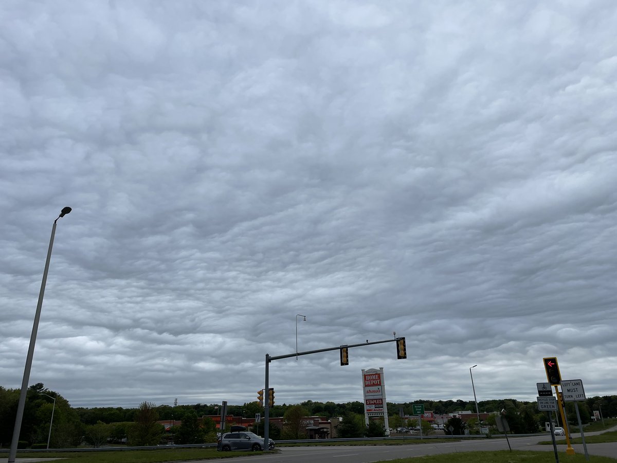 Decent cloud pattern #wxx #mawx