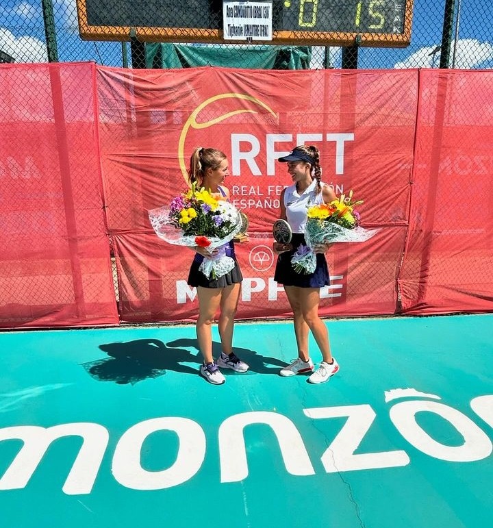 ITF TENNIS!
Parabéns as tenistas campeães do @ITFTennis de W35 de Monzon na Espanha 
Simples: Sonay Kartal (🇬🇧)/🏆(11)
Duplas: @anacandiotto_ (🇧🇷)/ Tiphanie Lemaitre (🇨🇵)
#ITFWorldTennisTour #ITFTennis #Tennis #rfetenis #Monzon #CTM #SonayKartal #AnaCandiotto #TiphanieLemaitre