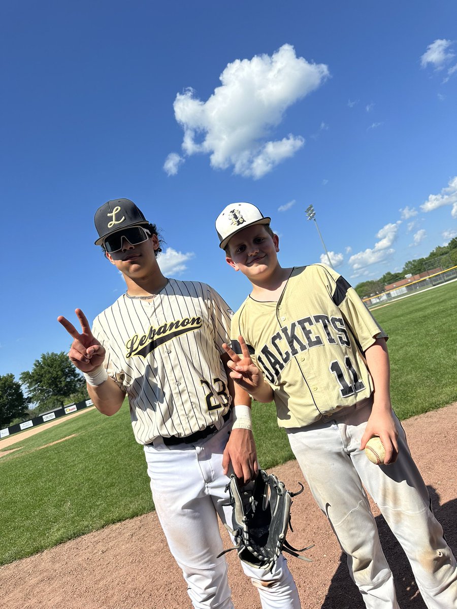 brown_wyley's tweet photo. Yellow Jackets 14u take game 1 
6-4 over Logan-Rogersville 
@CoachWeathermon https://t.co/731d6mLnqZ