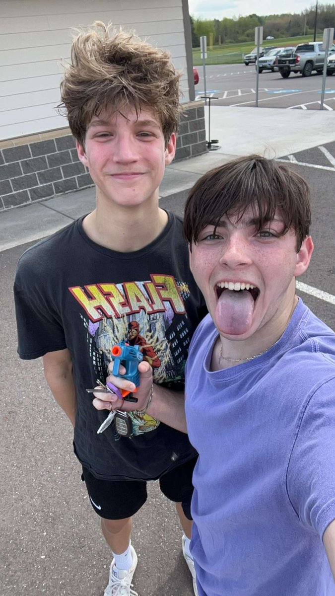 BuschCampers's tweet photo. @CecNerf Saige kills of the campers Tait of the cream team https://t.co/xlNxJ458fq