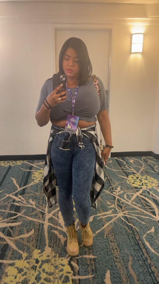 LilMizz_Shortie's tweet photo. Toronto Ultra LAN day 3! 🎮#CallofDuty #TorontoUltra #LAN https://t.co/D9uv3iu9jt