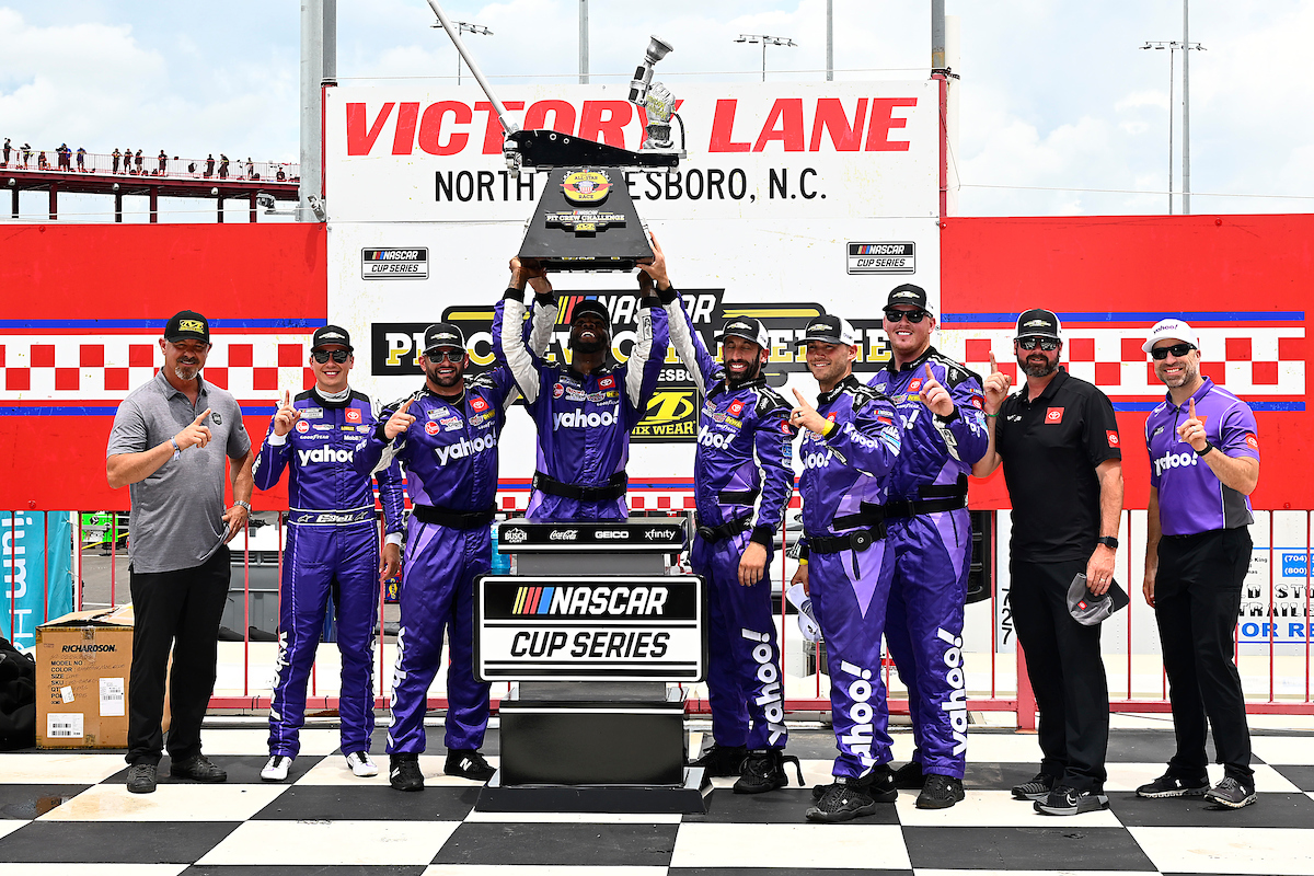 Christopher Bell's No. 20 Joe Gibbs Racing crew took home the $100,000 prize by winning the Mechanix Wear Pit Crew Challenge with the fastest pit stop time at North Wilkesboro. 

<a href="/JoeGibbsRacing/">Joe Gibbs Racing</a> X <a href="/NWBSpeedway/">North Wilkesboro Speedway</a>

📝: hubs.ly/Q02xFFTc0