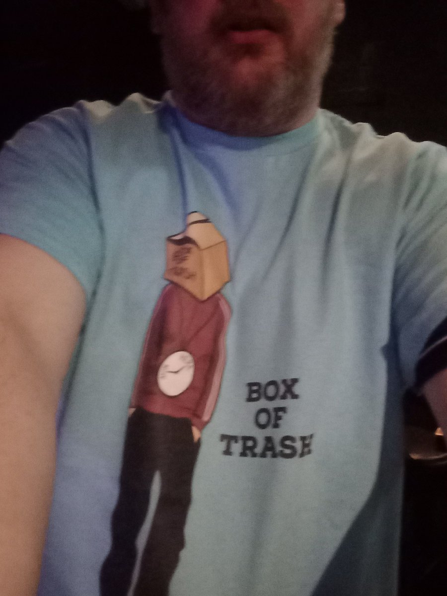 Straight to the merch stand as ah got tae hae ah @boxoftrashmusic Tee. #Supporttheartist @Wemyssscenes @indierock01