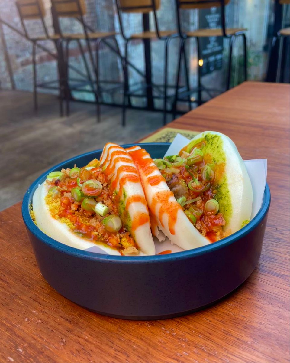 Barnaclelpool's tweet image. You are seriously missing out if you haven't tried our Bao Buns🤩 

Our Sticky Chimichurri Pork Belly Bao Buns with spiced peanut and onion
crumb, coriander ketchup and pickled cucumber never disappoint!

#liverpoolfood #baobuns #restaurantsinliverpool