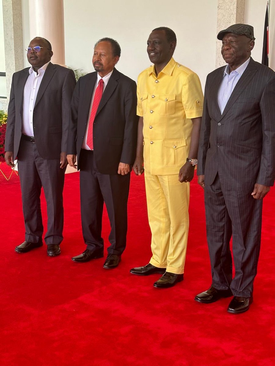 حدث تاريخي. التقى الدكتور عبد الله حمدوك بالقائد عبد العزيز الحلو -الحركة الشعبية لتحرير السودان، والقائد عبد الواحد نور- حركة تحرير السودان، خلال٣ أيام برعاية الرئيس الكيني روتو. تم على إعلان نيروبي، تعهد الأطراف بدعم جهود السلام والنضال من أجل استعادة الديمقراطية في السودان.