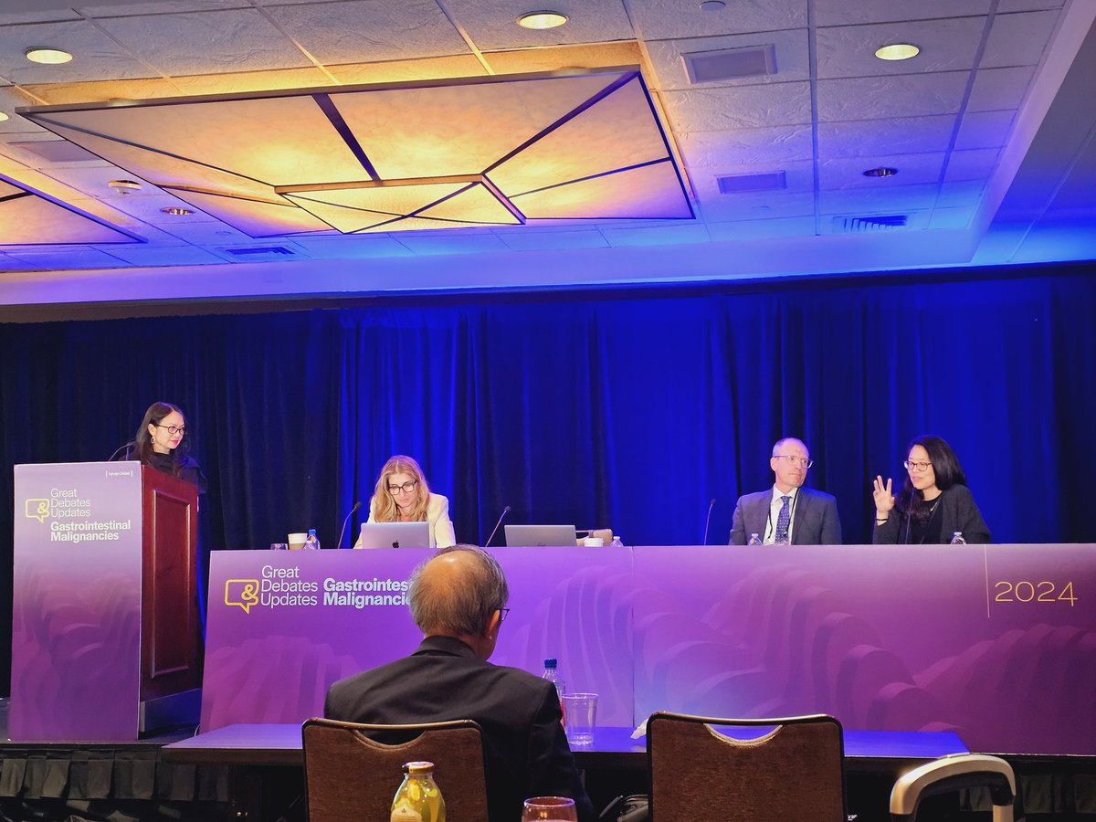 @GreatDebatesCME day#2: got to sit in on the short course vs. long course neoadjuvant XRT in rectal cancer debate. Absolutely LOVED hearing both sides! Learned alot!! @GICAlliance @RueschCenter @TheRaymondOrg #cancerresearch #SCRT #LCRT #colorectalcancer #GDUGI