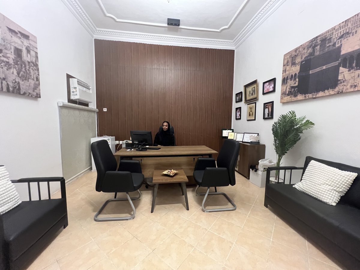 samir_barqah's tweet photo. "رباب عباس مطر" 
رئيسة لمركز ضيافة رقم (١٥)

في بادرة غير مسبوقة وبمباركة ودعم وتوجيهات كل من رئيس مجلس ادارة شركة أفريقيا غير العربية @africa_non_arab والرئيس التنفيذي للقابضة
والرئيس التنفيذي لمجموعة اثراء الخير 
مدير عام فرع (٨) يختار الاخت رباب عباس عثمان مطر لقيادة مركز الضيافة (١٥) لموسم حج ١٤٤٥ وهي ضمن كوكبة من الزملاء العاملين في خدمة حجاج بيت الله الحرام
نسأل الله لها التوفيق