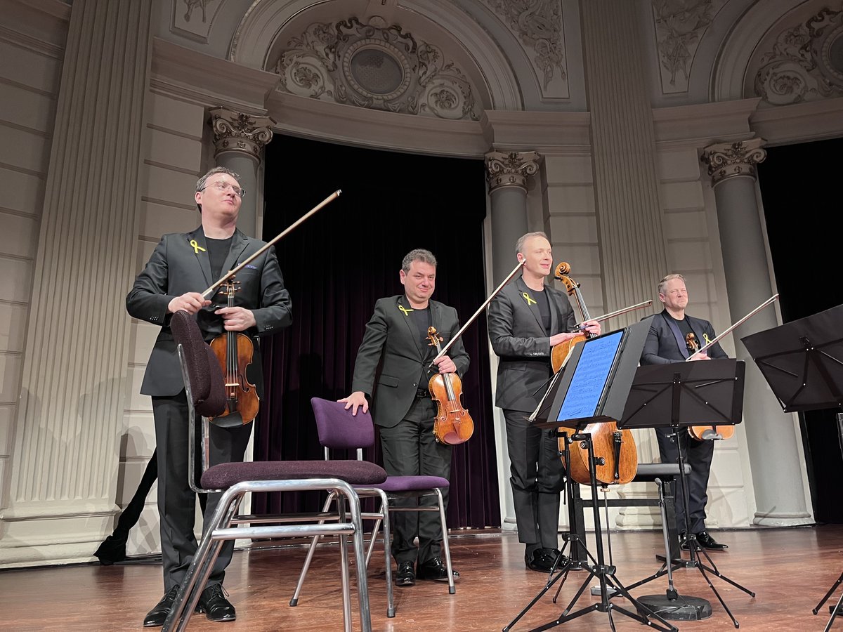 Natuurlijk, buiten was er geblaat & geschreeuw. Maar goddank verliep het concert van het Jerusalem Quartet ongestoord. Prachtig was het