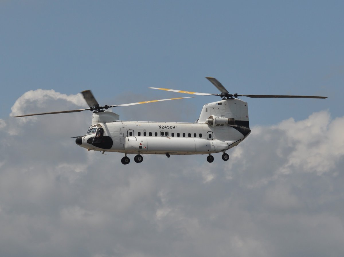 Nueva escala hoy en Reus de Columbia Helicopters, en este caso por partida doble. Procedentes de Málaga 2 Chinook dónde también hicieron fuel stop llegados de Casablanca. Foto F.Marín//T4A