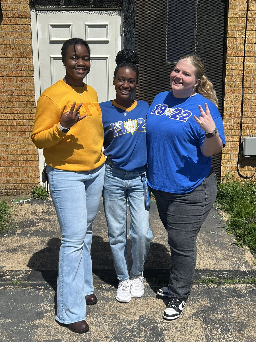 Today, the X-emplary Xi Chi chapter of Sigma Gamma Rho Sorority, Inc. celebrates 28 years of service, sisterhood, and scholarship! May we continue to flourish and prosper as a chapter in the name of Greater Service, Greater Progress. 💙🐩💛