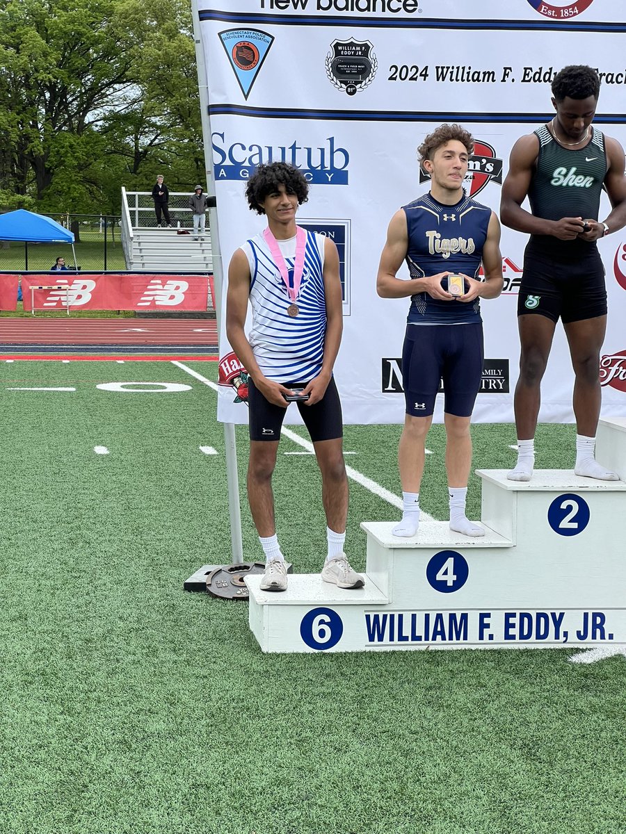 ShakerIndoor's tweet photo. We had a great showing by our athletes at the prestigious Eddy meet today. We had a third-place finisher in the mile, our four by one team placed fourth, and we had a sixth-place finisher in the 100m dash. Great job, guys, as we prepare for sectionals! https://t.co/B7OgXM9fLV