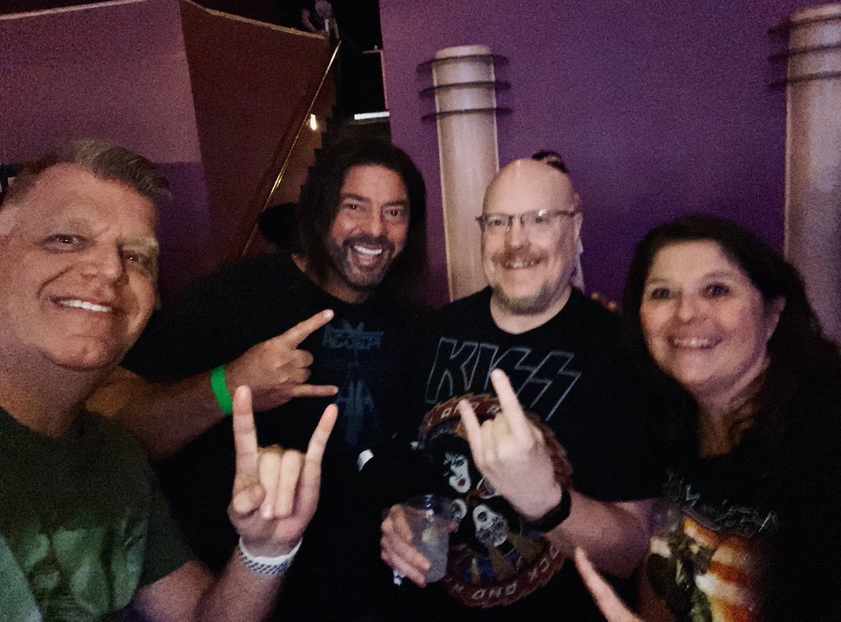 🄹🄴🅃 tweet media