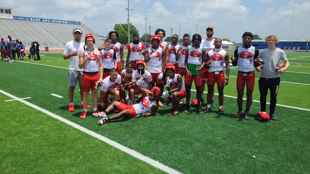 Hitchcock beats Brookshire Royal 41-7 to advance to @Texas7on7 State Tournament at the Needville SQT #txhsfb #tx7on7 @dctf
