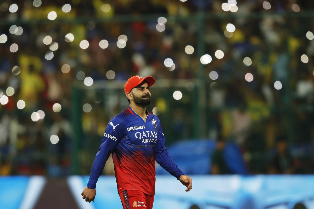 SameerShekhar16's tweet photo. This man deserves much more than this... He deserves an IPL trophy. All the best to the team for the qualifiers❤️
#Rcb #Kohli #ViratKohli🐐 https://t.co/BreeFFZcBf