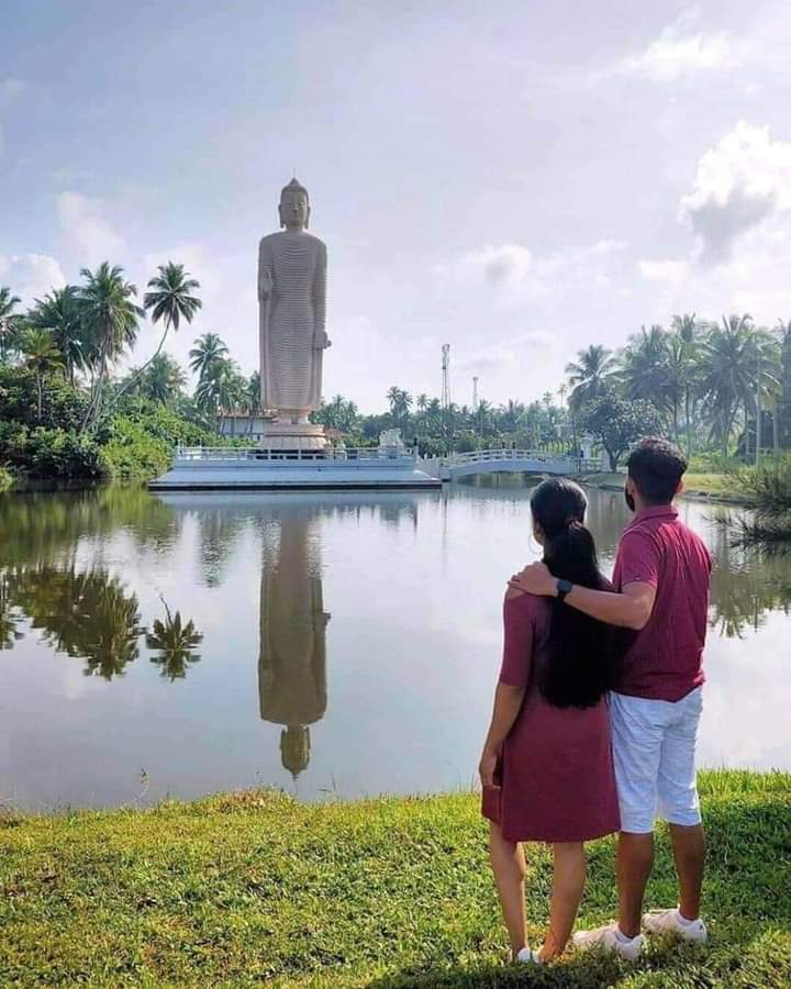 तुझी माझी मैत्री आहे अमृता पेक्षा ही गोड़, देऊ कशाची उपमा त्याला नहीं कशाची जोड... ____ #माझ्यातिल_तू 💕 @Name_Aikyaa @Pradnya_Writes