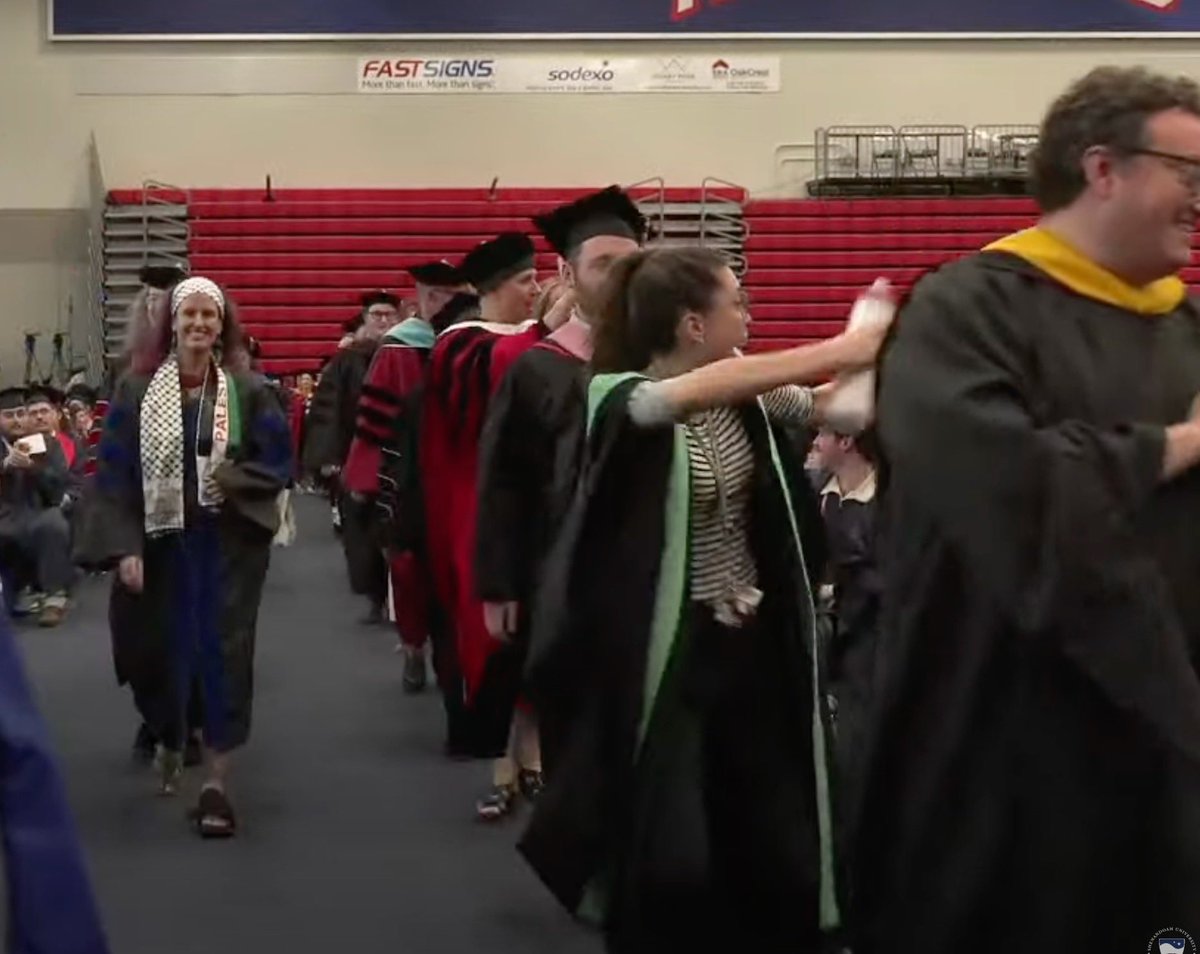 Ella Marchment (@ellamarchment) on Twitter photo Congratulations class of 2024! That’s another school year in the bag (featuring me getting caught on the online stream being my usual self) 😂…. Congratulations class of 2024! That’s another school year in the bag (featuring me getting caught on the online stream being my usual self) 😂….