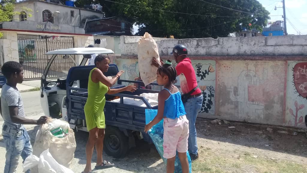 El municipio Marianao con los minis festivales de materias primas, con un amplio movimiento de masas de conjunto CDR- #GER mediante #MiBarrioRecicla... #CDRHabana #CDRCuba #LaHabanaViveEnMí #Cuba