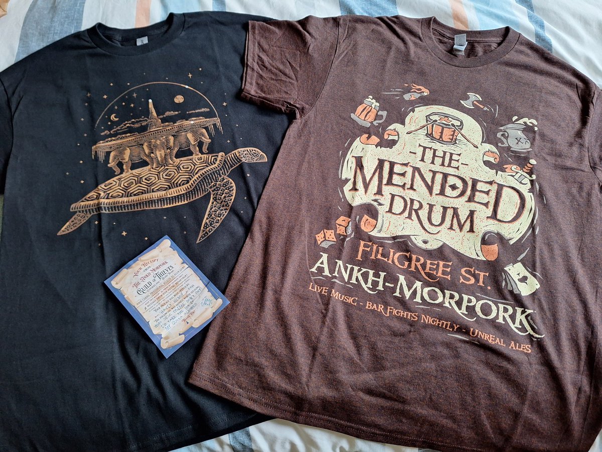 Now that, ladies and gentlemen (undead or otherwise), is service. Two #Discworld T-shirts ordered via clacks on Thursday afternoon, and delivered by stagecoach by Saturday morning. A dash will very much be cut amongst jealous bystanders. Thank you @Discworldshoppe