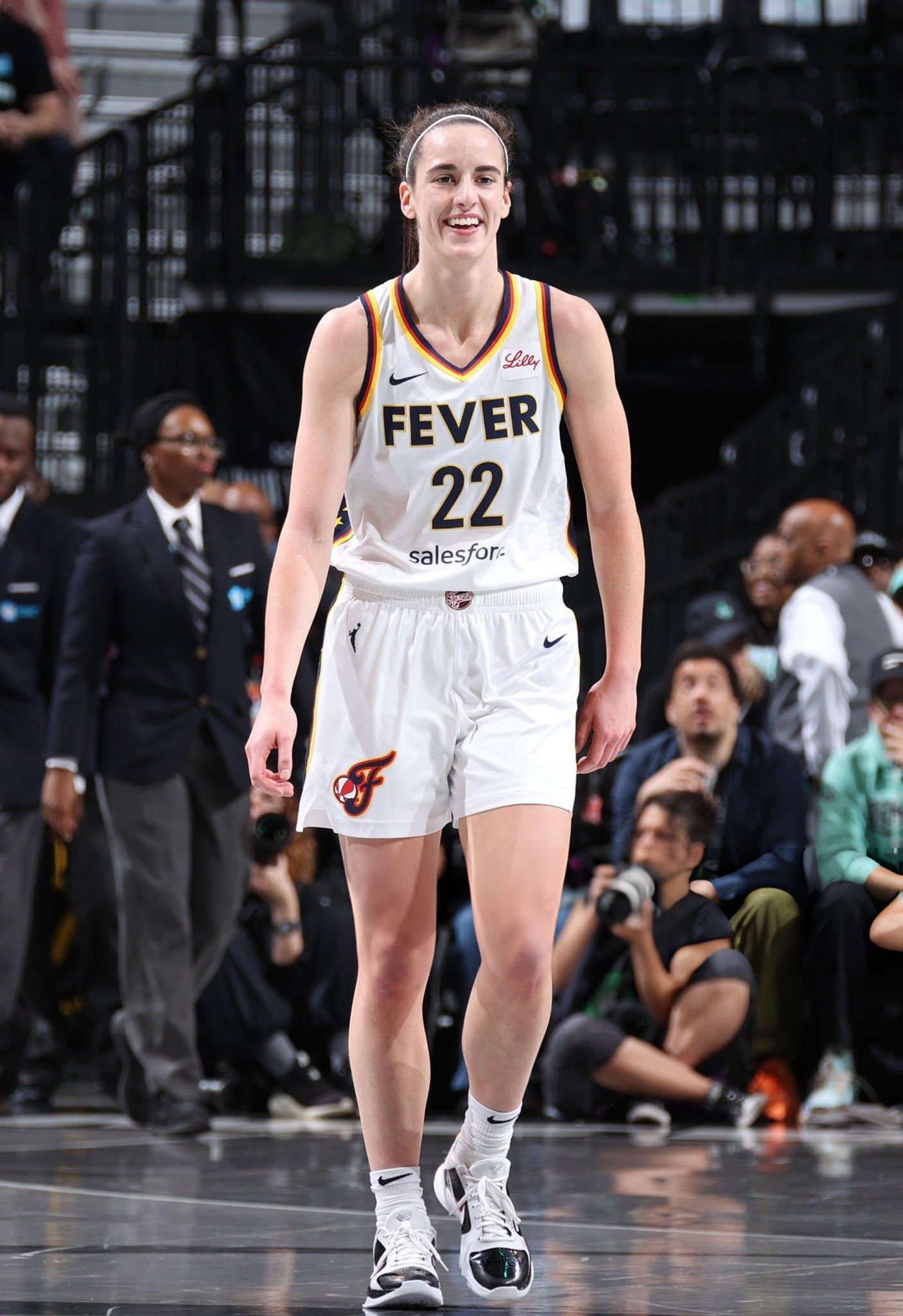 Bonitas zapatillas en X: “Caitlin Clark lleva las Nike Kobe alternativas…