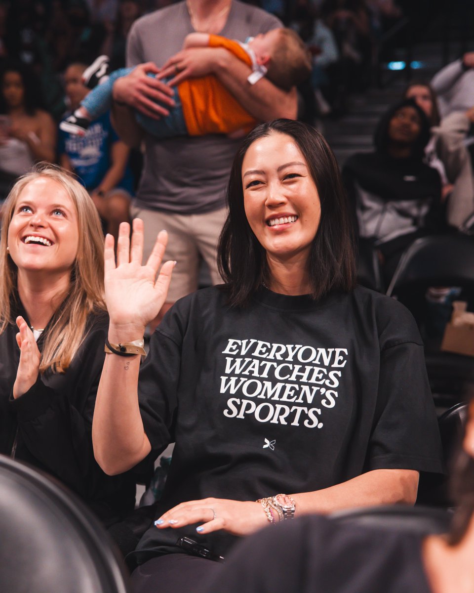 Sitting courtside at the @nyliberty game ⛹️‍♀️👀