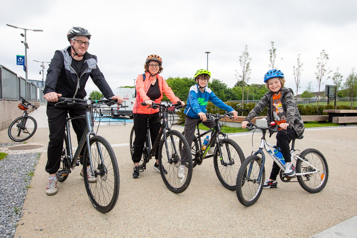 🤩🚲 #BikeWeekCork Family Fun Cycle Midleton Fab morning on the new Midleton Greenway 🎉🚲 @CorkBikeWeek | @Corkcoco | @CyclingIreland | @TFIupdates