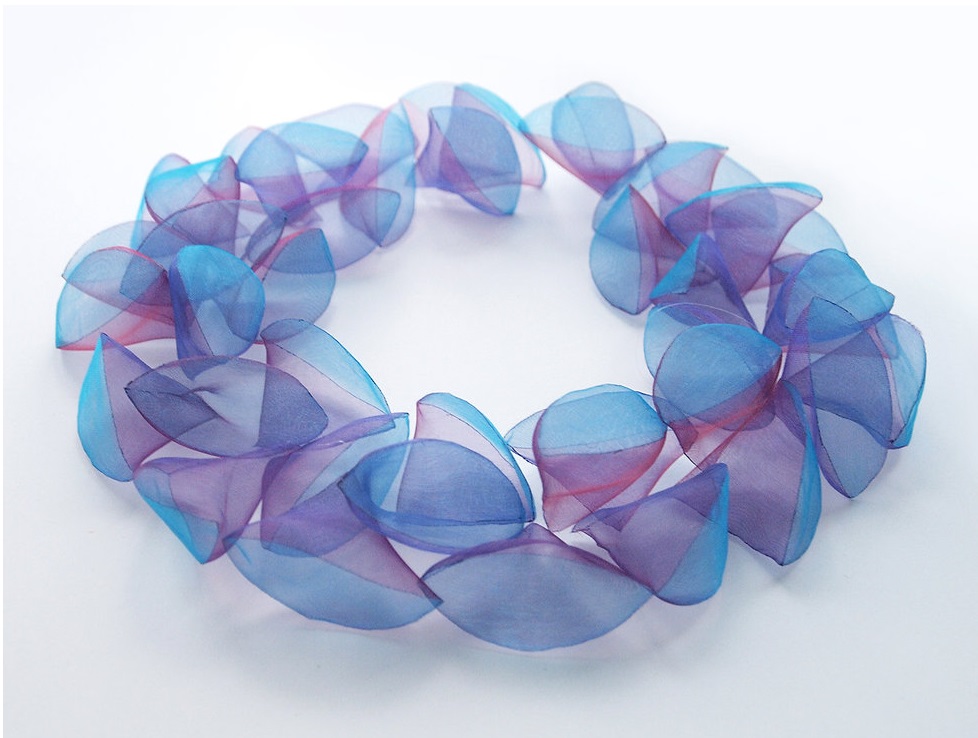 Mariko #Kusumoto (@MarikoKusumoto) •Wave Necklace• #WomensArt #ArtByWomen #WomenArtists