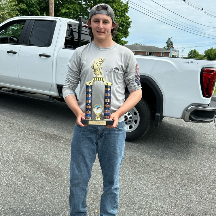 Congrats Joe Duemmer, 2-time, LRHS Fishing Club Angler of the Year. Joe closed out a narrow victory over Will Helphingstine for the title today at Pompton Lake.
