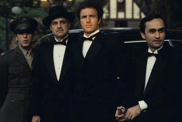 chrisconero's tweet photo. shoot me — mnchan os. 🔞

la misión de chris era simple: acabar con la vida del único heredero de los corleone.
rhino sabía de la rivalidad que existía con los mancini, pero no tenía ningún plan.

uno estaba más preparado que el otro, aún asi el destino podía jugarles en contra. https://t.co/tn5Wrz4Ckf