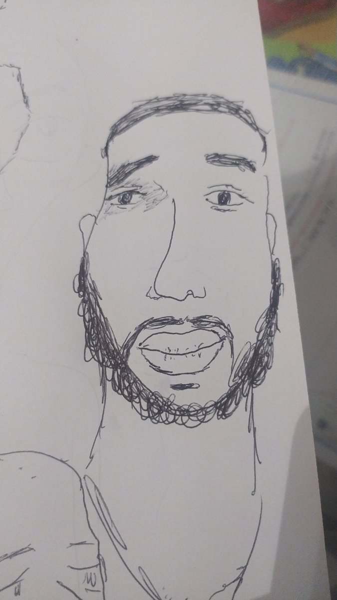 koro68100's tweet photo. @RebeuDeter tes facile a dessiner sah https://t.co/oB1yRxwm58