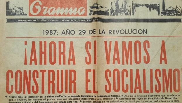 #EstampasDeMiCuba - En el hospital psiquiátrico de La Habana, conocido popularmente como Mazorra, hay un paciente batiendo heces fecales en una cubeta. En eso, se aparece Fidel Castro para hacer una visita rápida. Se le acerca y le pregunta: —Oye, ¿qué estás haciendo ahí? —Socio,