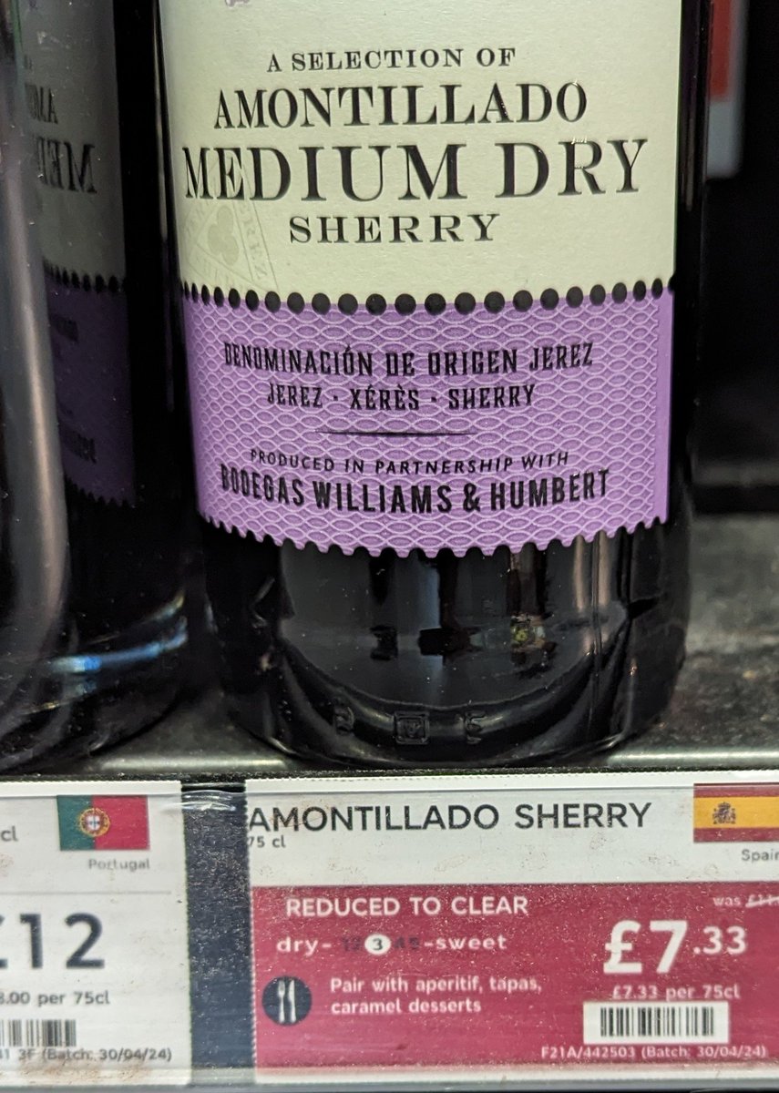 Another bargain found at @marksandspencer today. Really is sad and disappointing to see another Sherry being delisted. @VinoViews @AlgosJoni @SolicitingFlava @timntweet @ArdenPaul4 @CambWineBlogger @timcarlisle01 @timmilford @winetimelondon @sherrymonster44 @shumanapalit