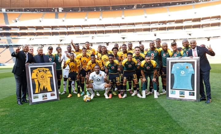 What a milestone🎉 Thank you @KaizerChiefs for this 🙏🏾🎊  SAFA too must do the right thing and give Khune his flowers.. He has done so much not only for Kaizer Chiefs but for the National team aswel.

Congratulations 🥂🍾 well deserved GOAT 🐐🎊🎉