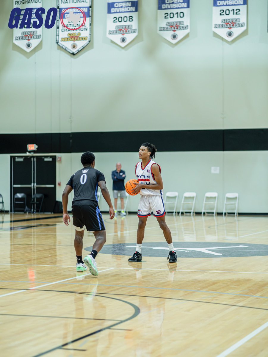 #GASOMadness @ozmelbowen heating up for RHYTHM 🔥🔥 One of several highly recruitable prospects on the floor in this Rhythm/Team LockedIn matchup #GASO