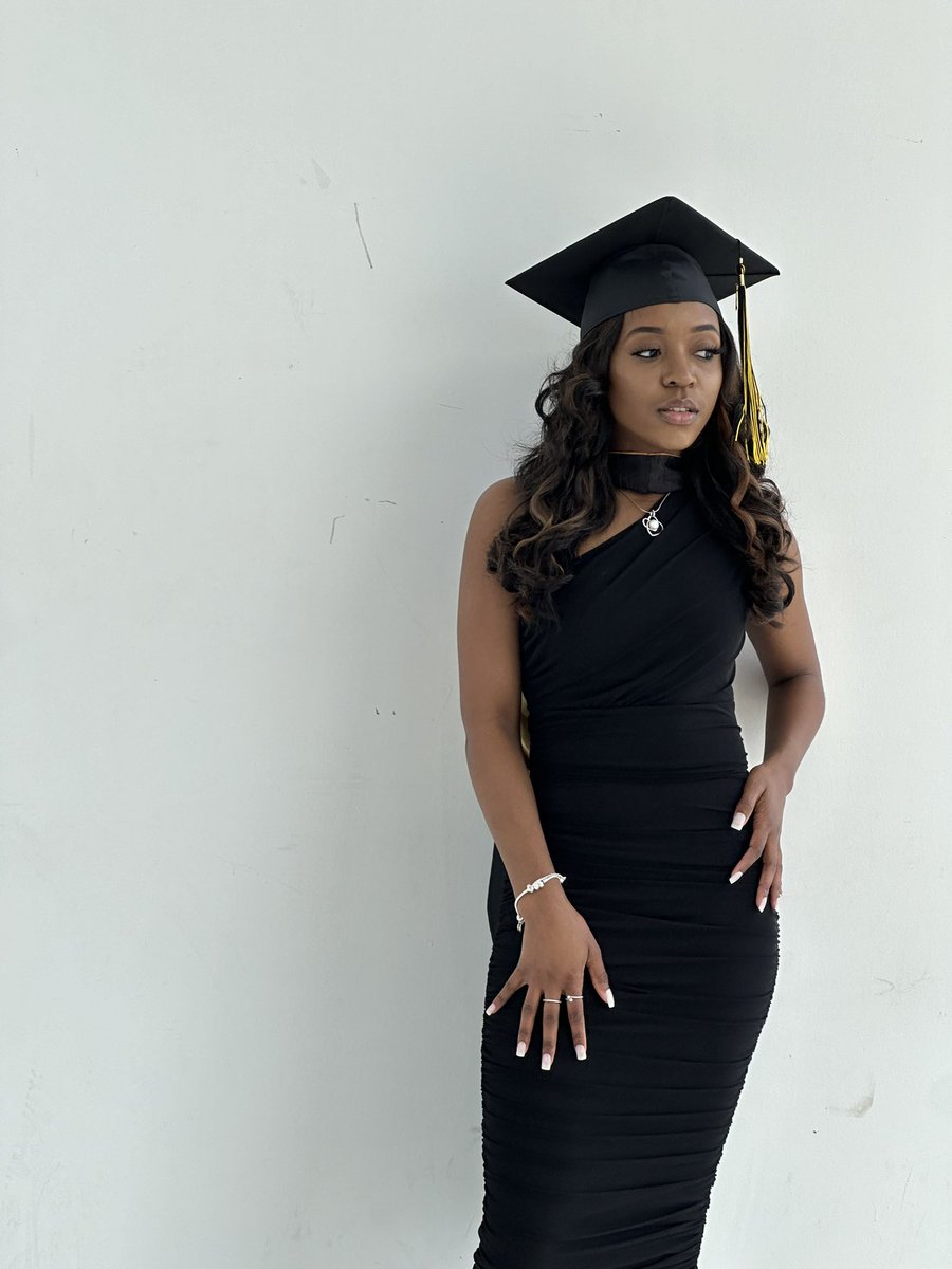 haven’t been on here to update, but last week i graduated with my masters 🥳🎓🥰 proud of me! all glory to God.