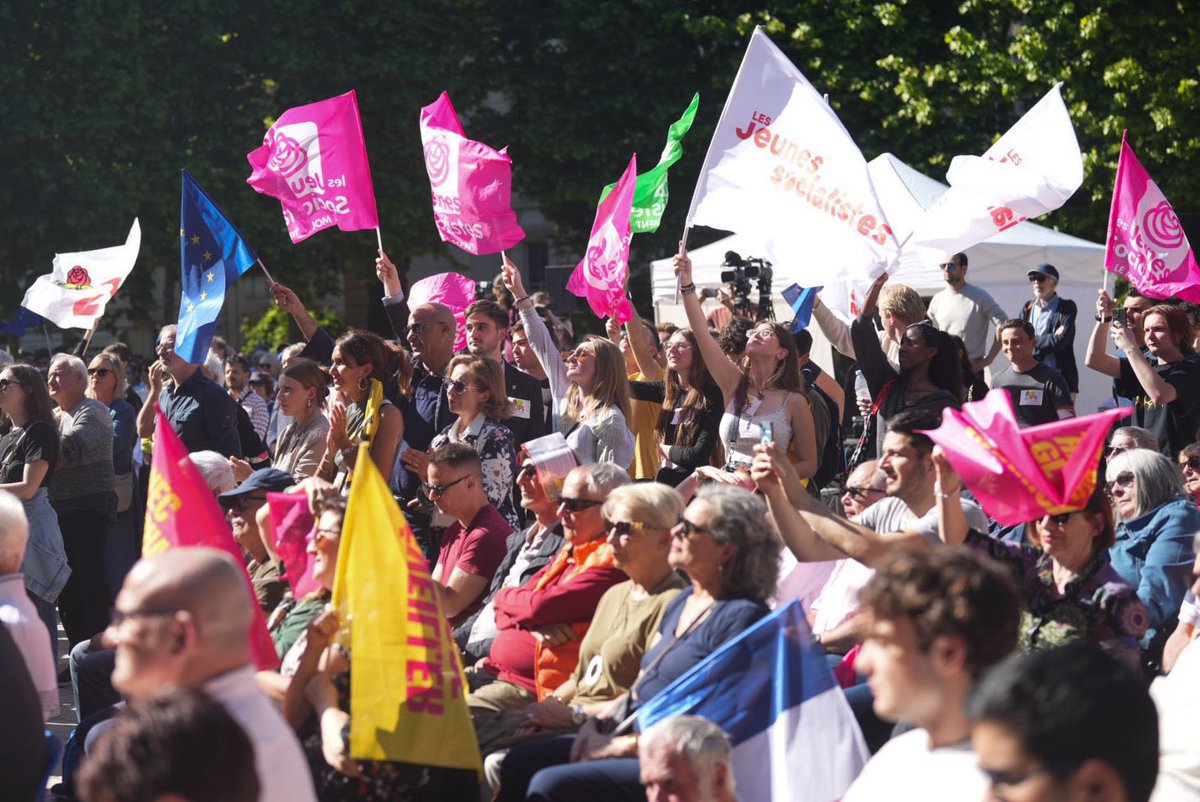 800 personnes à Montpellier, quartier Antigone, du nom de celle qui s’est levée seul face à plus puissant qu’elle, pour défendre notre humanité commune. Nous garderons la boussole du coeur pour #RéveillerLEurope ! @rglucks1 @MDelafosse @claire_fita