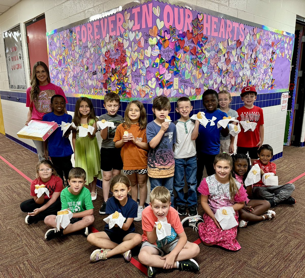 Robin “Gaggy” Smith loved all of her Primary babies &amp; they ABSOLUTELY loved her! She made a 𝔹𝕀𝔾 impact on our campus with her welcoming 🅢🅜🅘🅛🅔. She will f̠o̠r̠e̠v̠e̠r̠ l̠i̠v̠e̠ o̠n̠ in the hearts of Carthage Primary! ❤️🐾🍩🎉 #WhereBulldogsBegin #HugLikeRobin