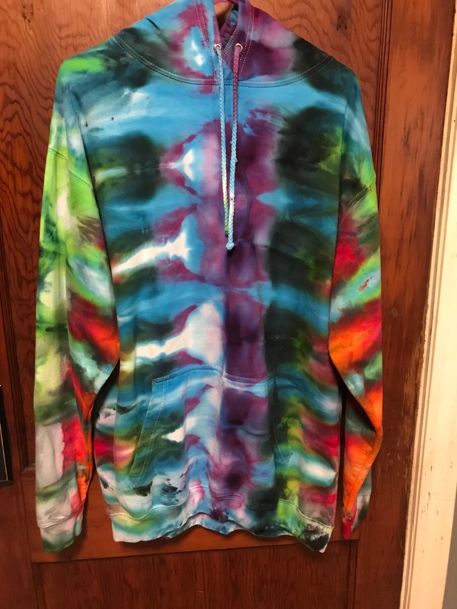 lisamarie552's tweet image. 2 unisex size xl ice dyed hoodies 50ea including shipping deals on multiple shirt orders. #icedye #tiedye #oneofakindwearableart
