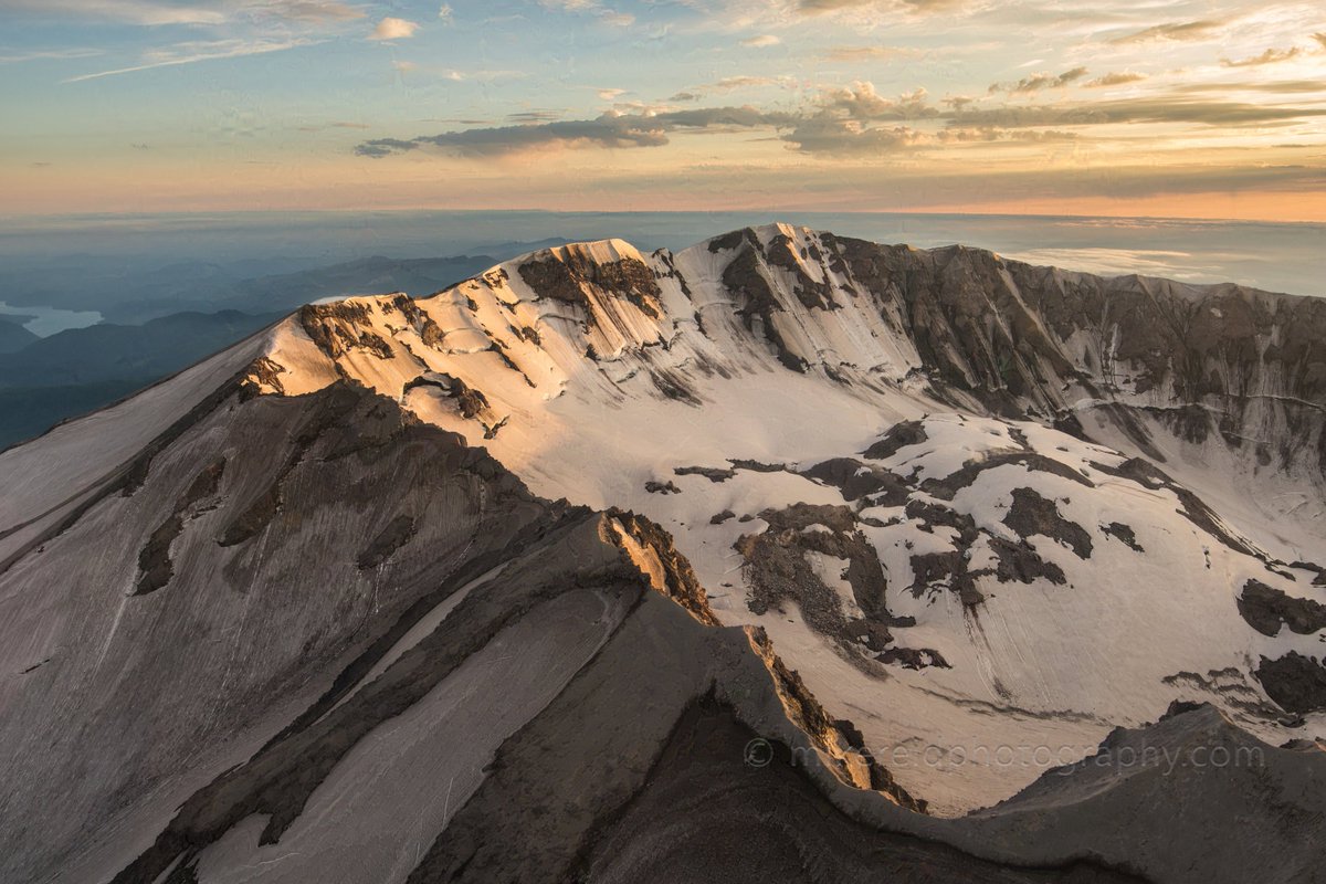 Edge of what's left of Mount St. Helens #pnw #mountains .@MtStHelensWA .@EdPiotrowski
