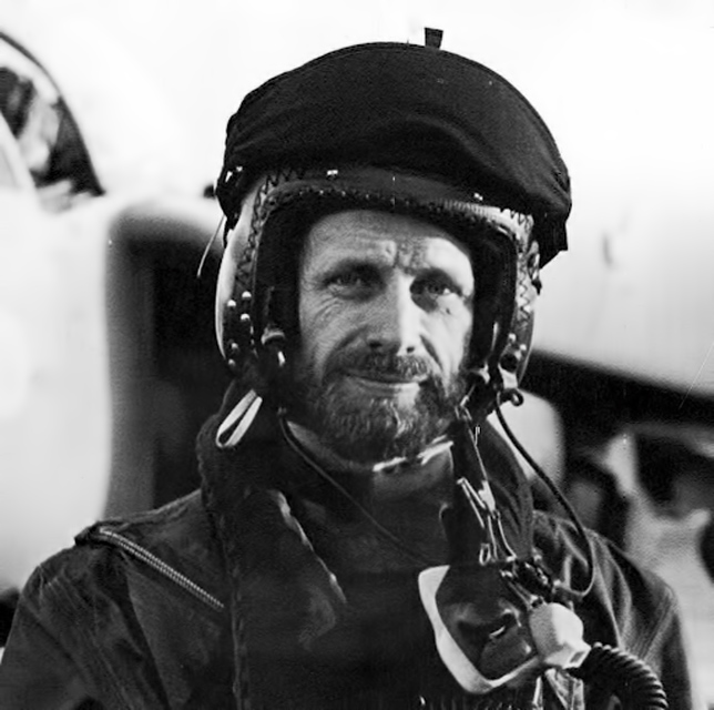 Sad news, upon hearing of the passing yesterday of Commander Nigel 'Sharkey' Ward, a true hero of the Falklands War... Rest in Power, Sir. en.wikipedia.org/wiki/Sharkey_W…